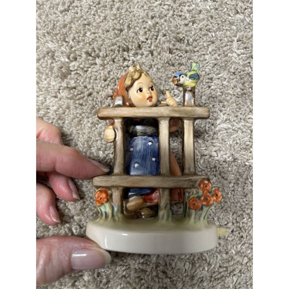 Hummel Goebel Figurine "Signs Of Spring" 203 2/0 Girl With Bird Handpainted Porc